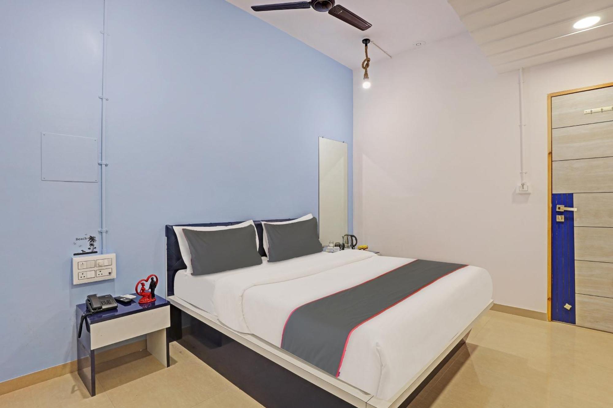 Hotel Silk, Premier Budget Friendly Luxury Hotel In Surat, Perfect For Families, Couples And Business Travelers Exterior photo